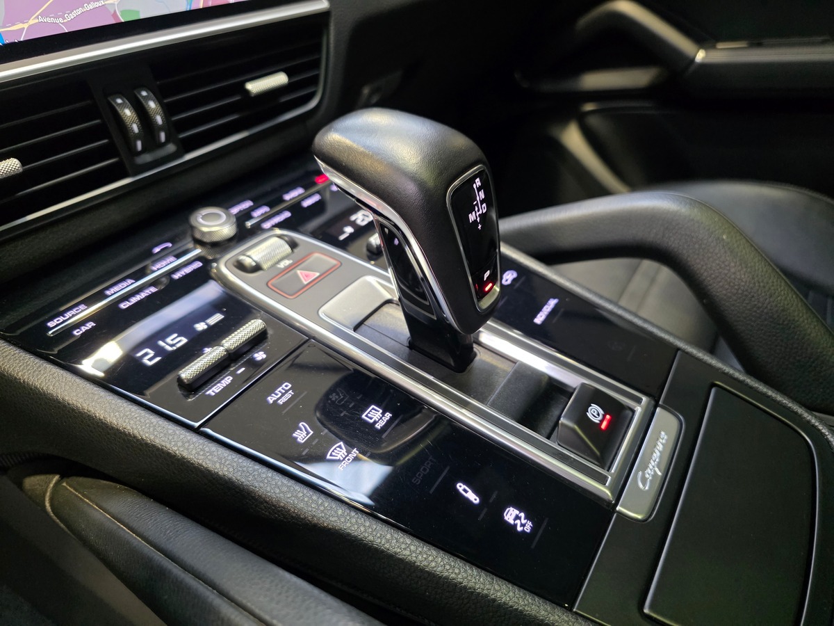 Porsche Cayenne COUPE 3.0 E-HYBRID 462 BOSE / HUD / CHRONO / 21 A