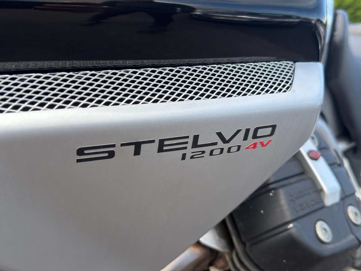Moto Guzzi STELVIO 1200