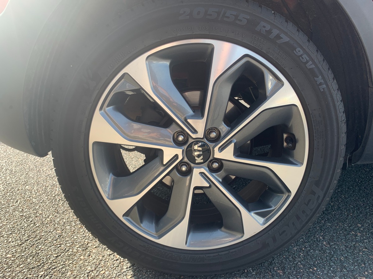 Kia Stonic 120 ch | Premium | Caméra recul | Régulateur vitesse | Apple car Play | Siéges chauffants