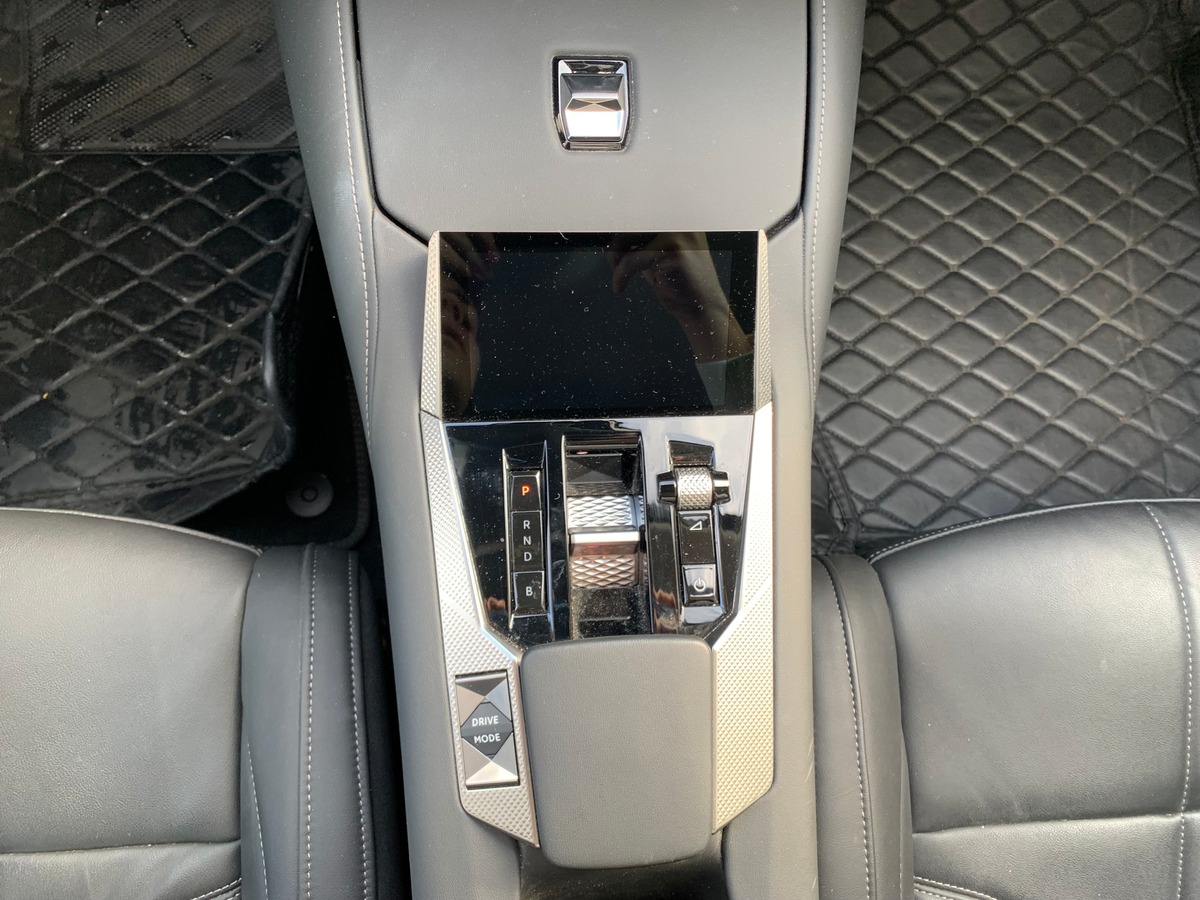 Citroën DS4 225 | Rivoli | Caméra 360° | Apple car Play | Régulateur de vitesse adaptatif | Attelage