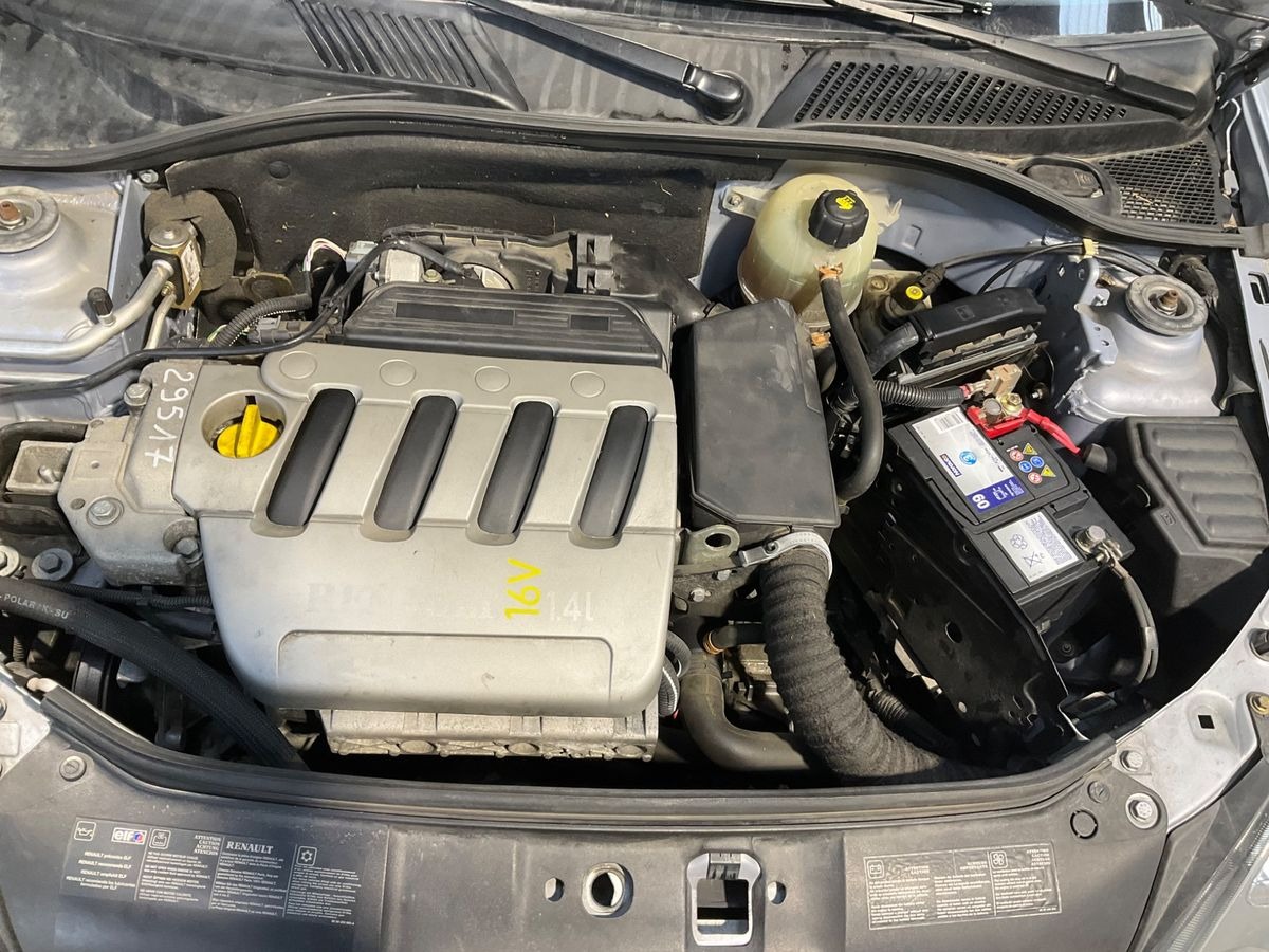 RENAULT Clio 1.4 95 CV Privilege Luxe CLIM