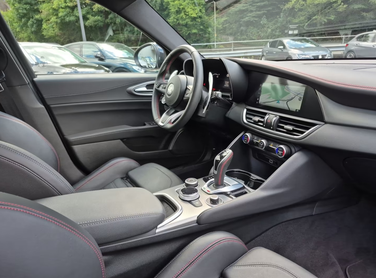 Alfa Romeo Giulia 2.0T 280ch Competizione Q4 AT8 Toit ouvrant Harman-Kardon