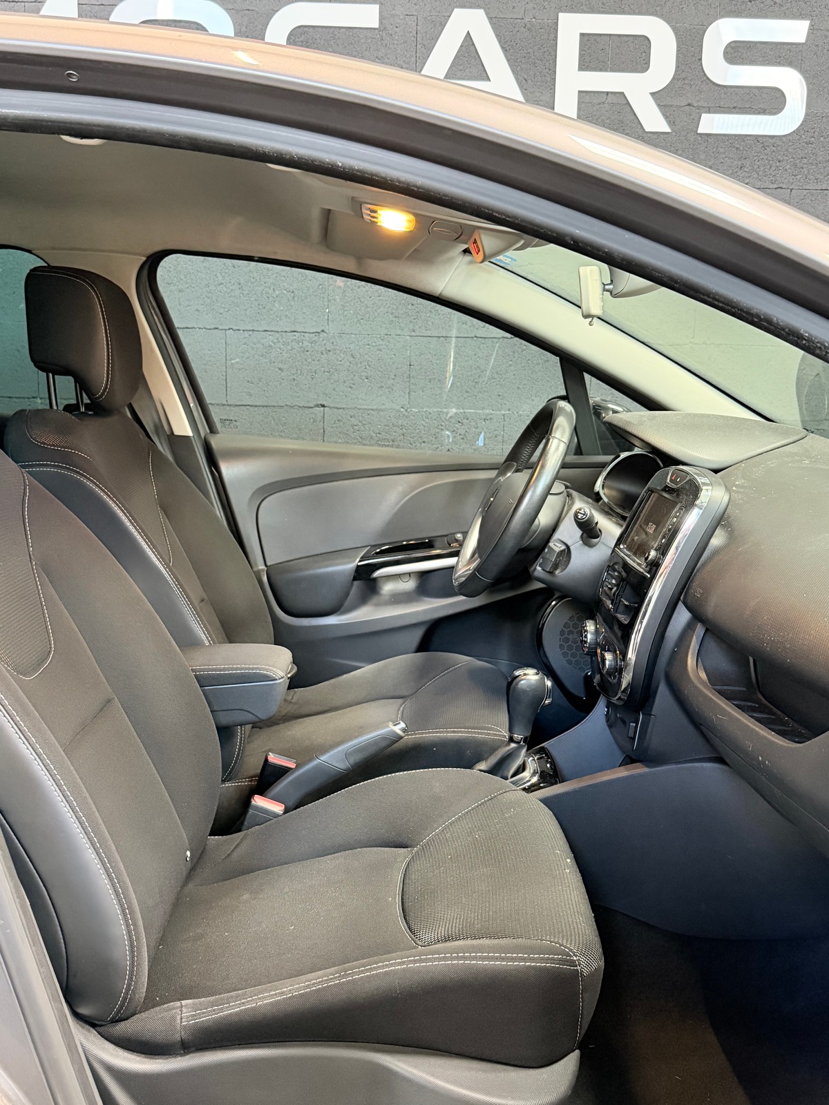RENAULT Clio 4 1.2 TCE 120 CV BVA INTENS