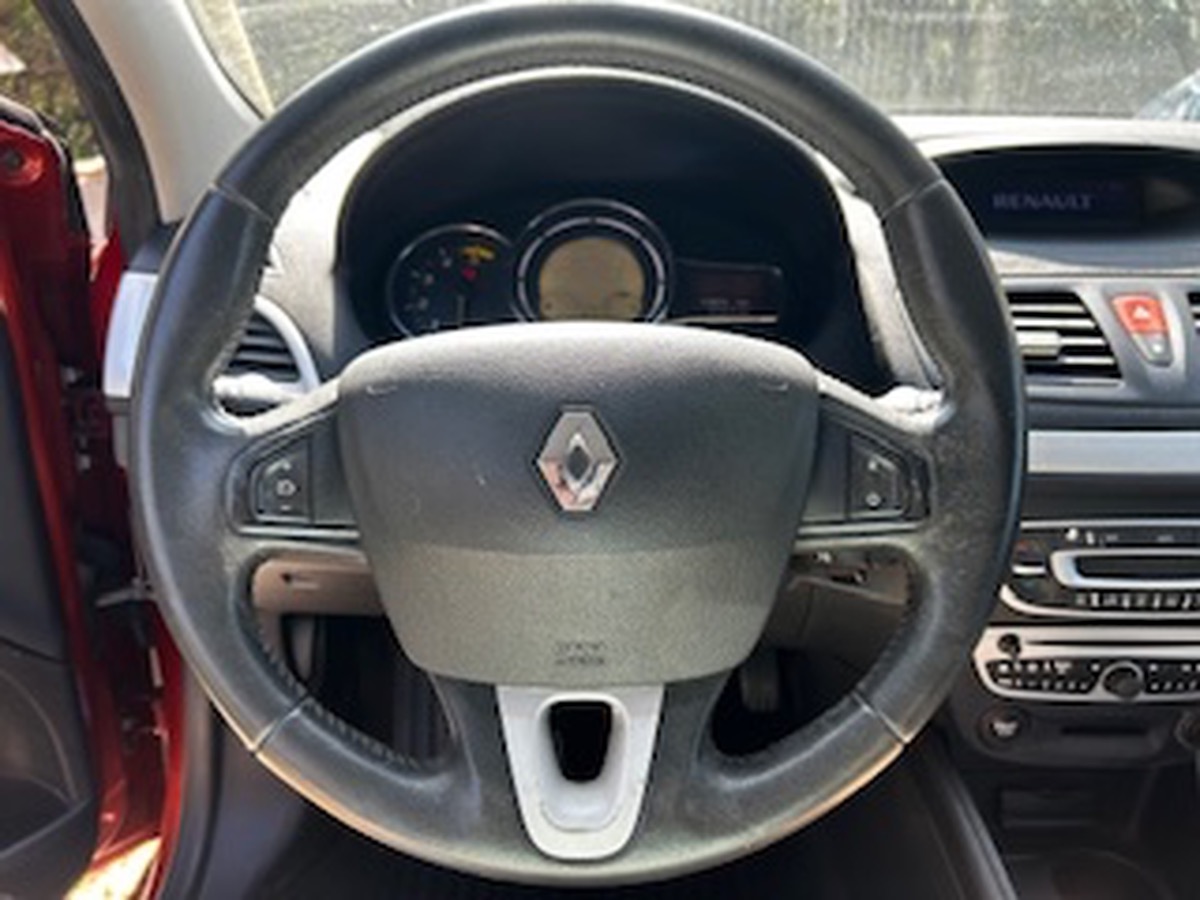 RENAULT Megane III COUPE 2.0 DCI DYNAMIQUE