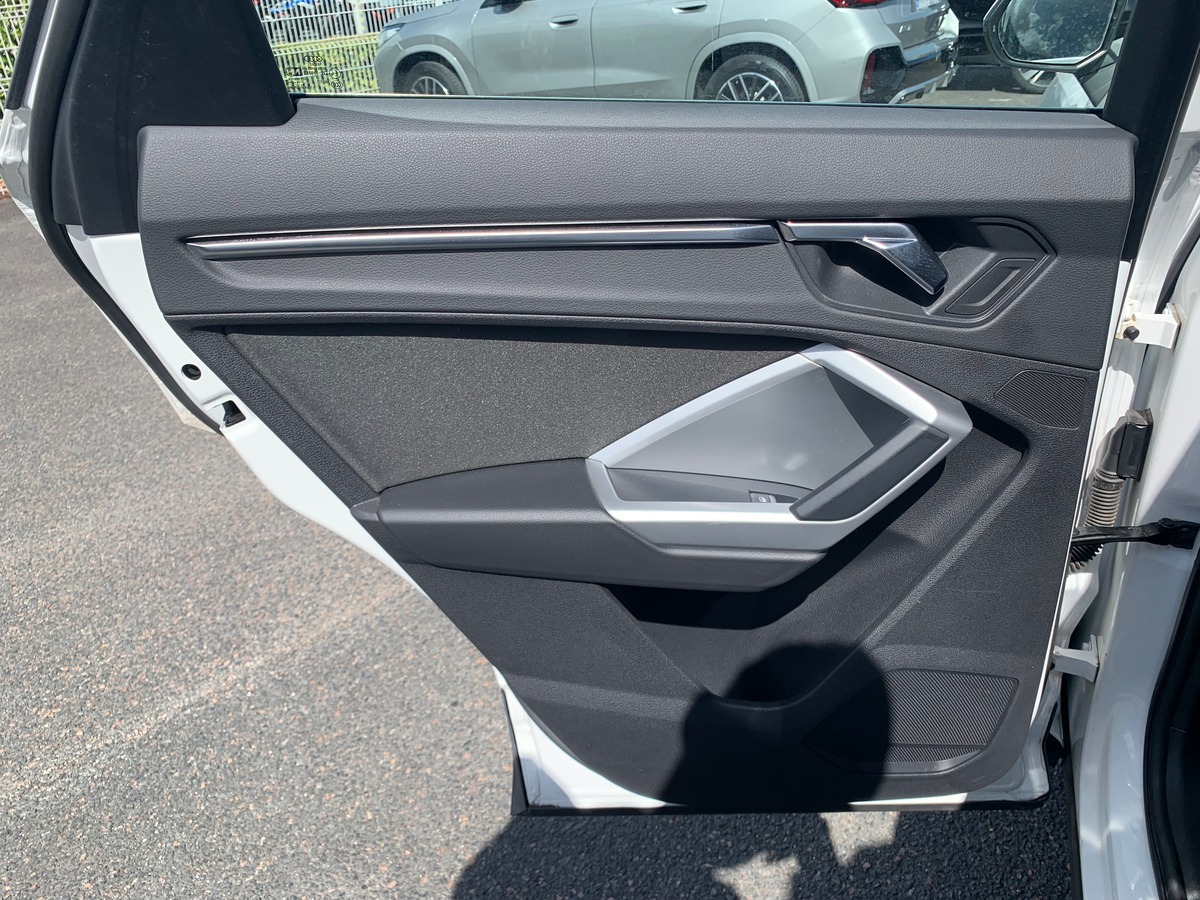 Audi Q3 Sportback 150 | Premiére MAIN | Design | Apple car play | Attelage amovible | Entretien AUDI