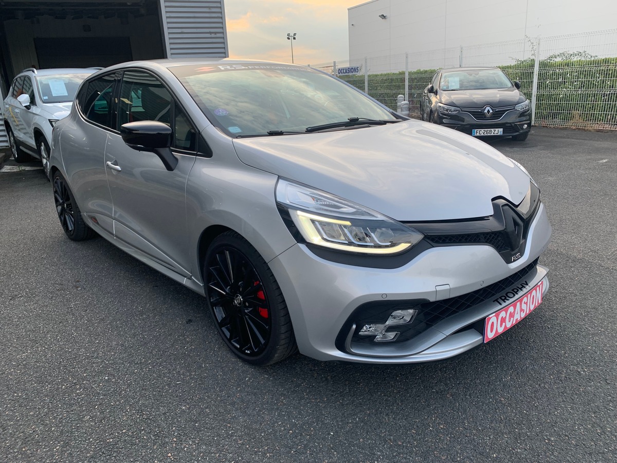 RENAULT Clio IV RS TROPHY | Caméra de recul | Stage 1 | Régulateur | GPS | Echappement Akrapovic