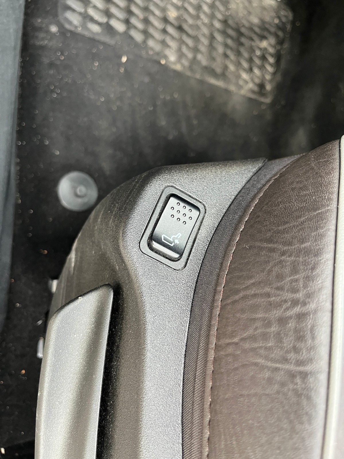 Fiat 500X 1.6 JTD 120ch LOUNGE, RADAR DE RECUL, GPS, REGULATEUR, LIMITEUR, FEUX AUTOMATIQUE