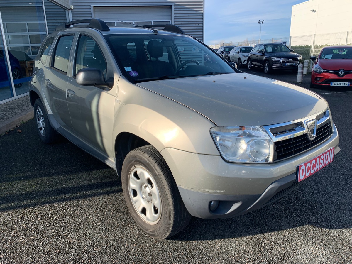 Dacia Duster 105 ch | Laureate | Bioethanol | Roue secours | Climatisation | Radio mono-CD MP3