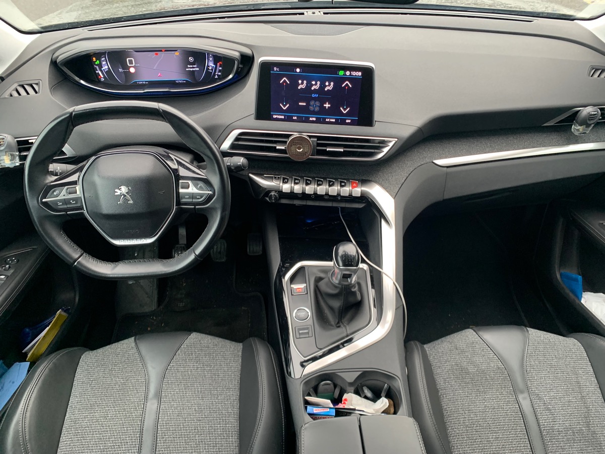 Peugeot 3008 130 ch | Allure business | Mirror link | Caméra recul | Coffre assisté électriquement