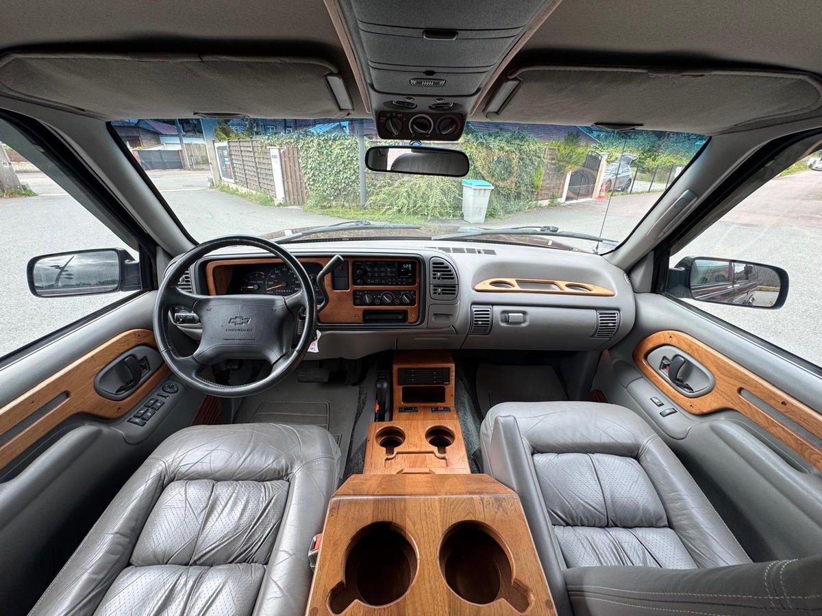 Chevrolet Suburban STARCRAFT 1500 5.7 V8 250cv 7 places