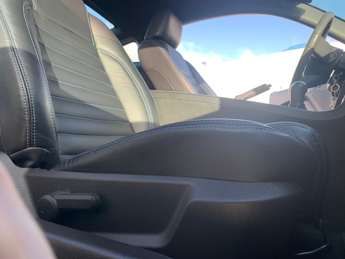 Ford Mustang 304 chevaux | V6 3.7L | Intérieur CUIR | Couleur Bleu Kona | Boite manuelle 6 vitesses