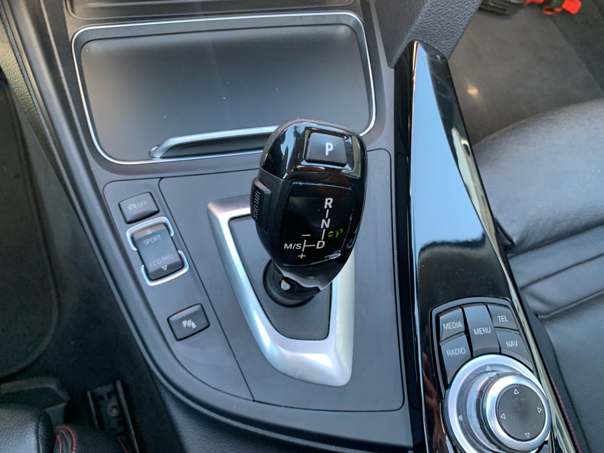 Bmw Série 3 326 | Sport | Régulateur vitesse | GPS | Siéges chauffants | Toit ouvrant | Mode Sport
