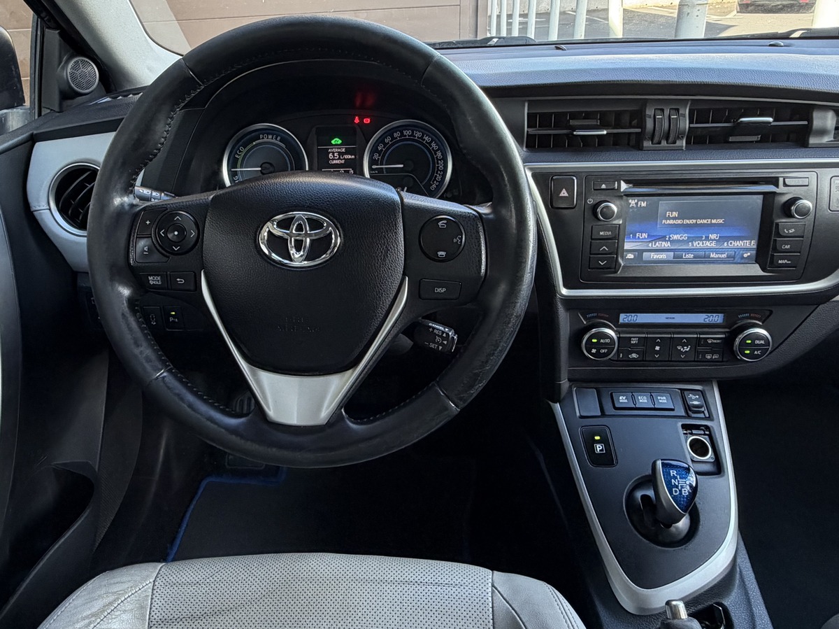 Toyota Auris II HYBRIDE 136H STYLE - 1ére main / Entretien 100% Toyota / Toit Panoramique
