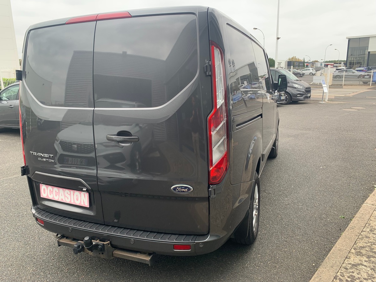 Ford TRANSIT CUSTOM 130 ch | L1H1 Trend Business | 3 Places | Caméra recul | Attelage | Roue secours