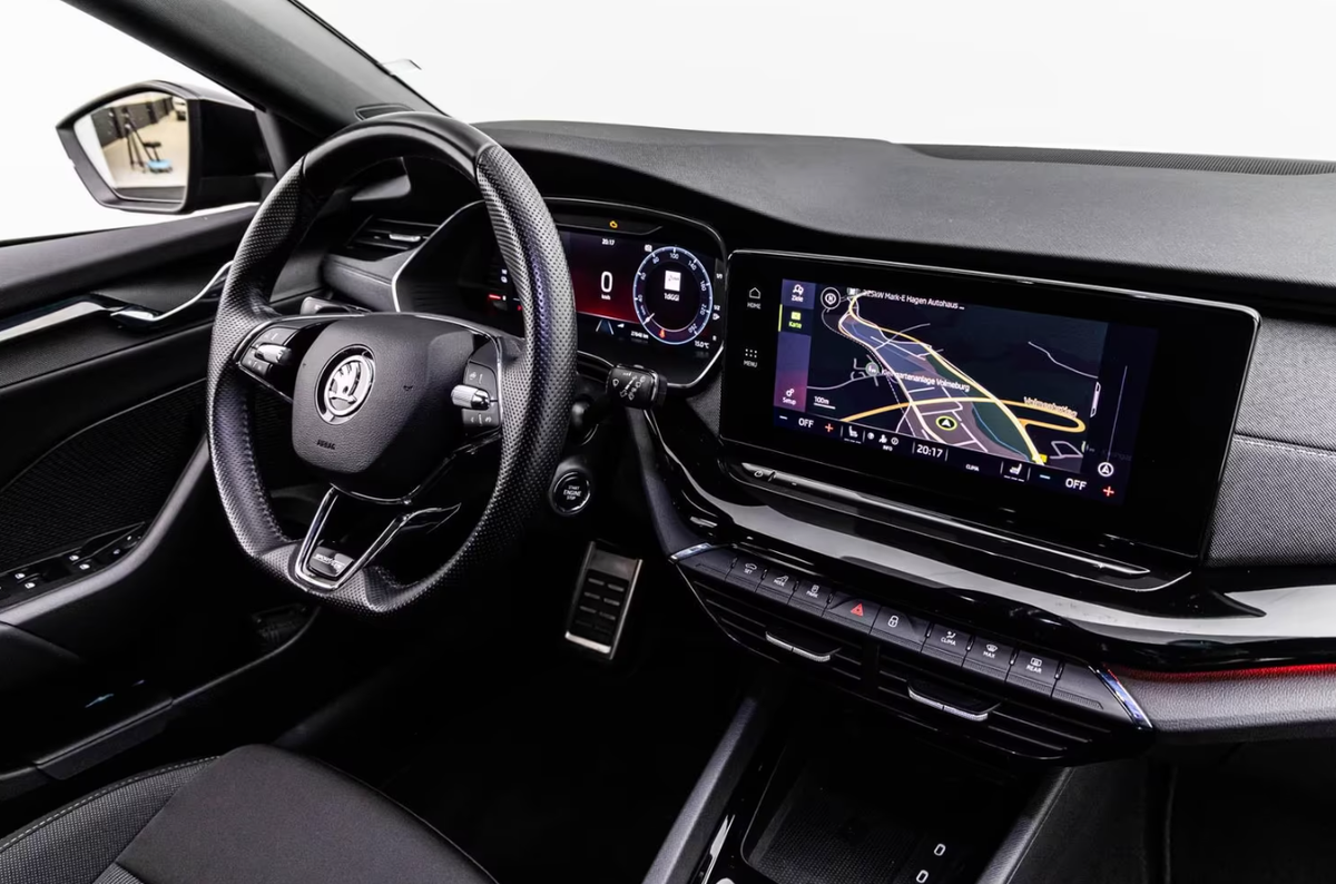 Skoda Octavia Combi IV 1.4 TSI PHEV iV 204ch Sportline DSG6e Hybride/Toit ouvrant/Feux matrix