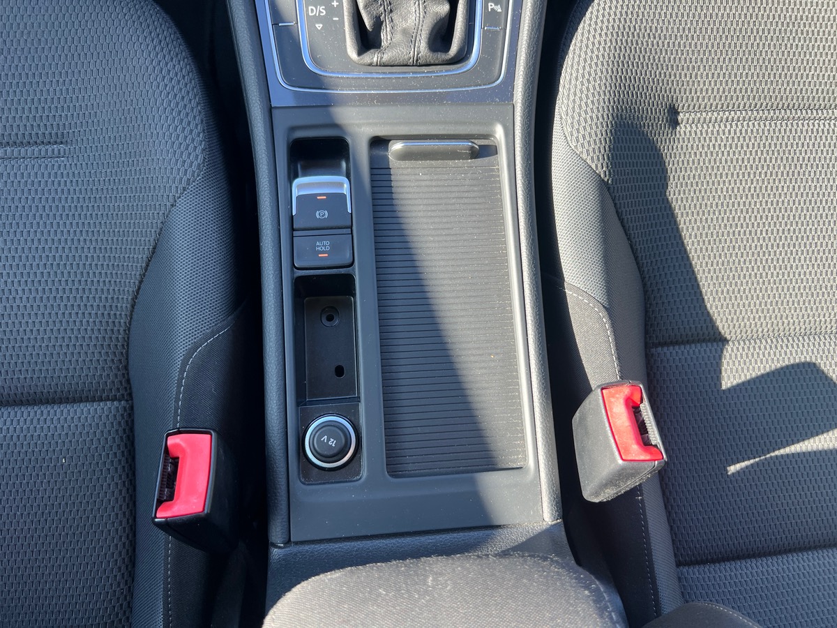 Volkswagen Golf VII Phase 2 1.5 TSI 16V Blue Motion DSG7 130 cv, SUIVI COMPLET VW, SIEGES CHAUFFANT