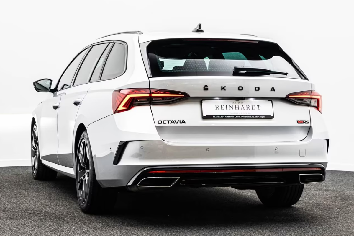 Skoda Octavia Combi IV 2.0 TDI 200ch RS DSG7/Attelage/Toit ouvrant/Matrix/Aff tête haute