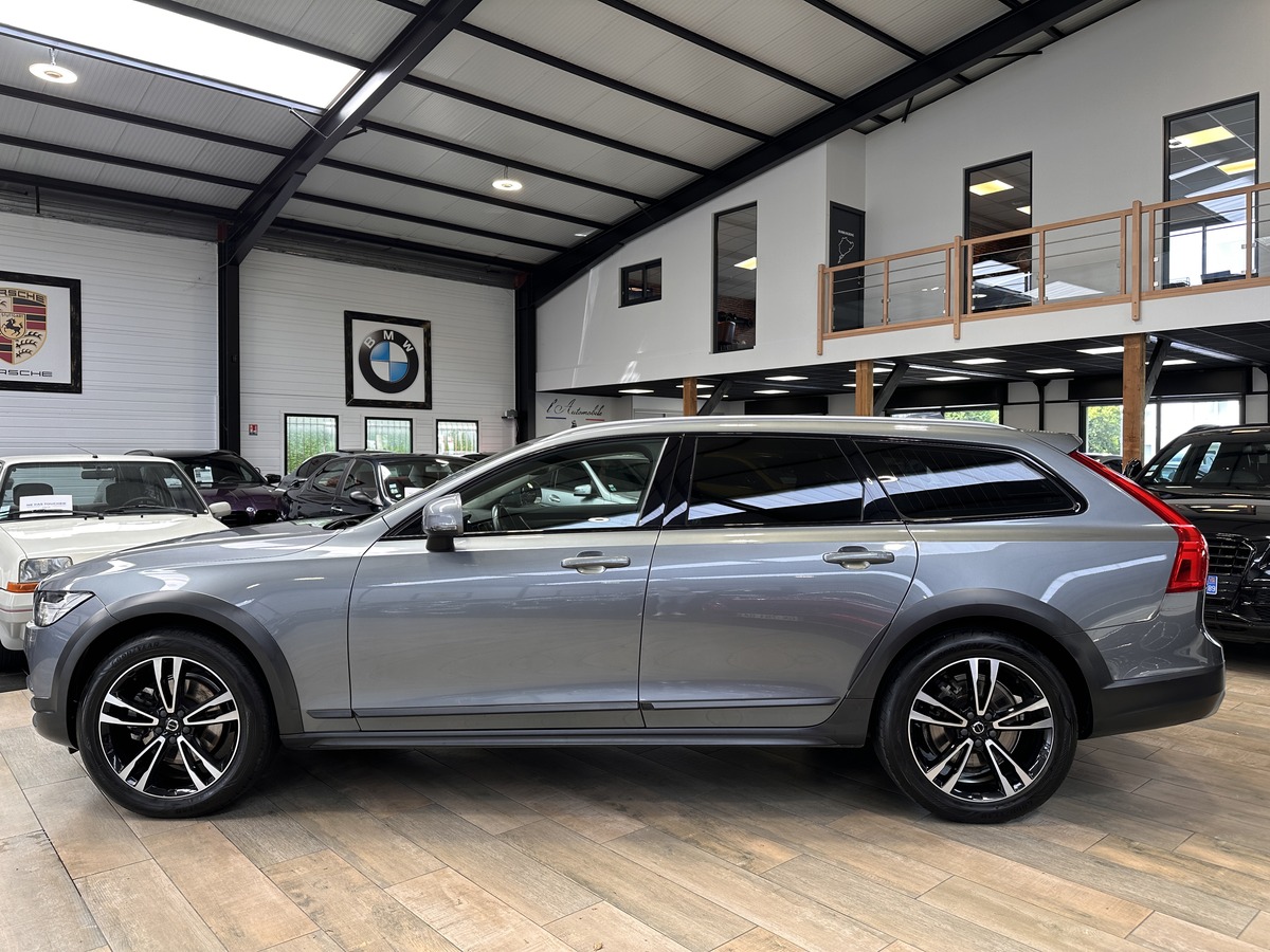Volvo V90 Cross Country D4 AWD 190 ch Inscription Geartronic  + attelage électrique