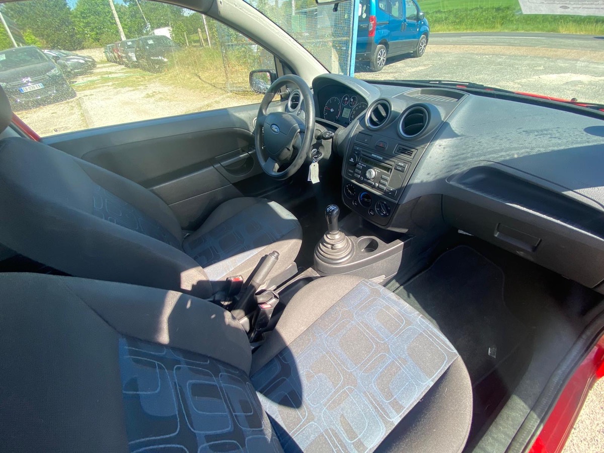 Ford Fiesta 1.4 tdci 70cv faible kilométrage d’origine 