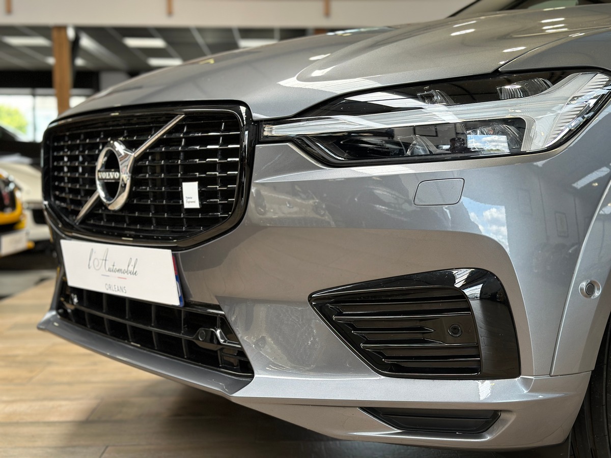Volvo XC60 T8 AWD 318 + 87 POLESTAR Engineered Geartronic / ATTELAGE / HARMAN KARDON