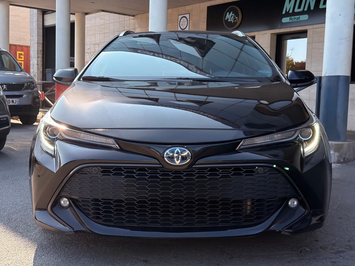 Toyota Corolla Design Touring Sports 1.8 VVT-i GPS 122 HSD CVT 98 cv Boîte auto