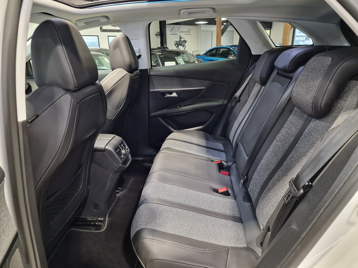 Peugeot 3008 1.2 PURETECH 130 ALLURE / TOIT PANORAMIQUE / COURROIE CHANGEE