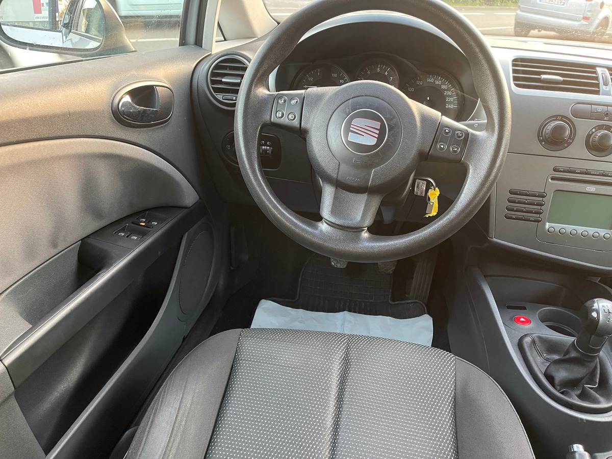 Seat Leon 1.6 100 REFERENCE 5P