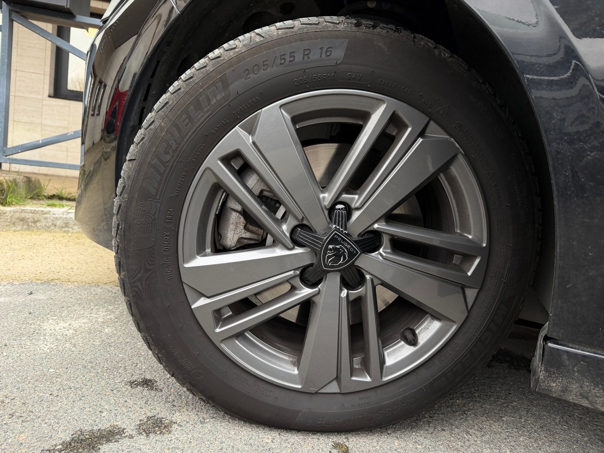 Peugeot 308 Active Business 1.2 EAT8 S&S 130 cv Boîte auto - Entretiens Peugeot