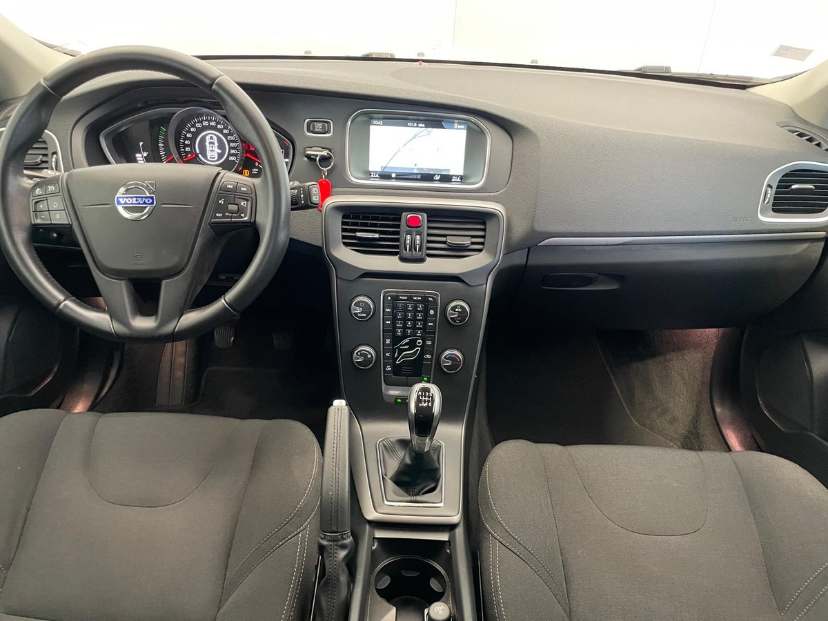 Volvo V40 1.6 D  115 KINETIC  PREMIERE MAIN