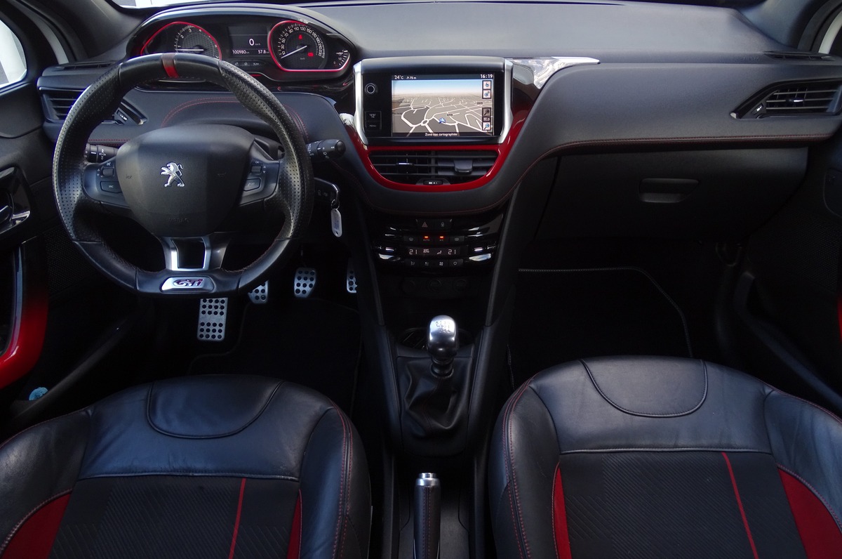 Peugeot 208 1.6 GTI 200ch BVM6