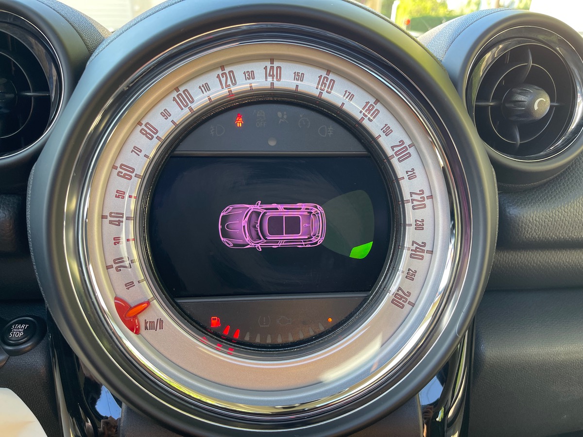 Mini Countryman Cooper 1.6 i 115 CV / Toit Ouvrant / Intérieur Cuir / GPS / Boite Auto