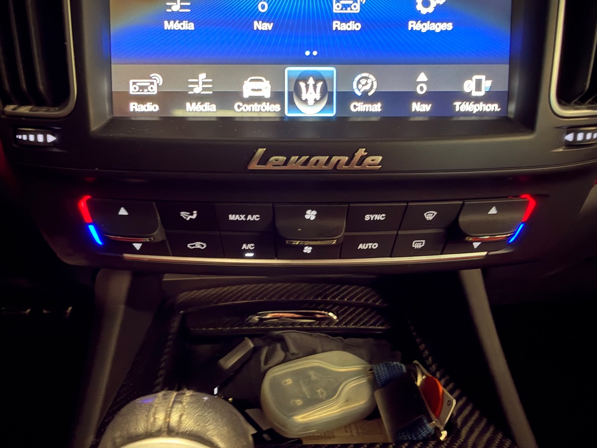 Maserati Levante 3.0 v6 GranSport Q4 Toit Panoramique Ouvrant / Carplay Android / Harman kardon