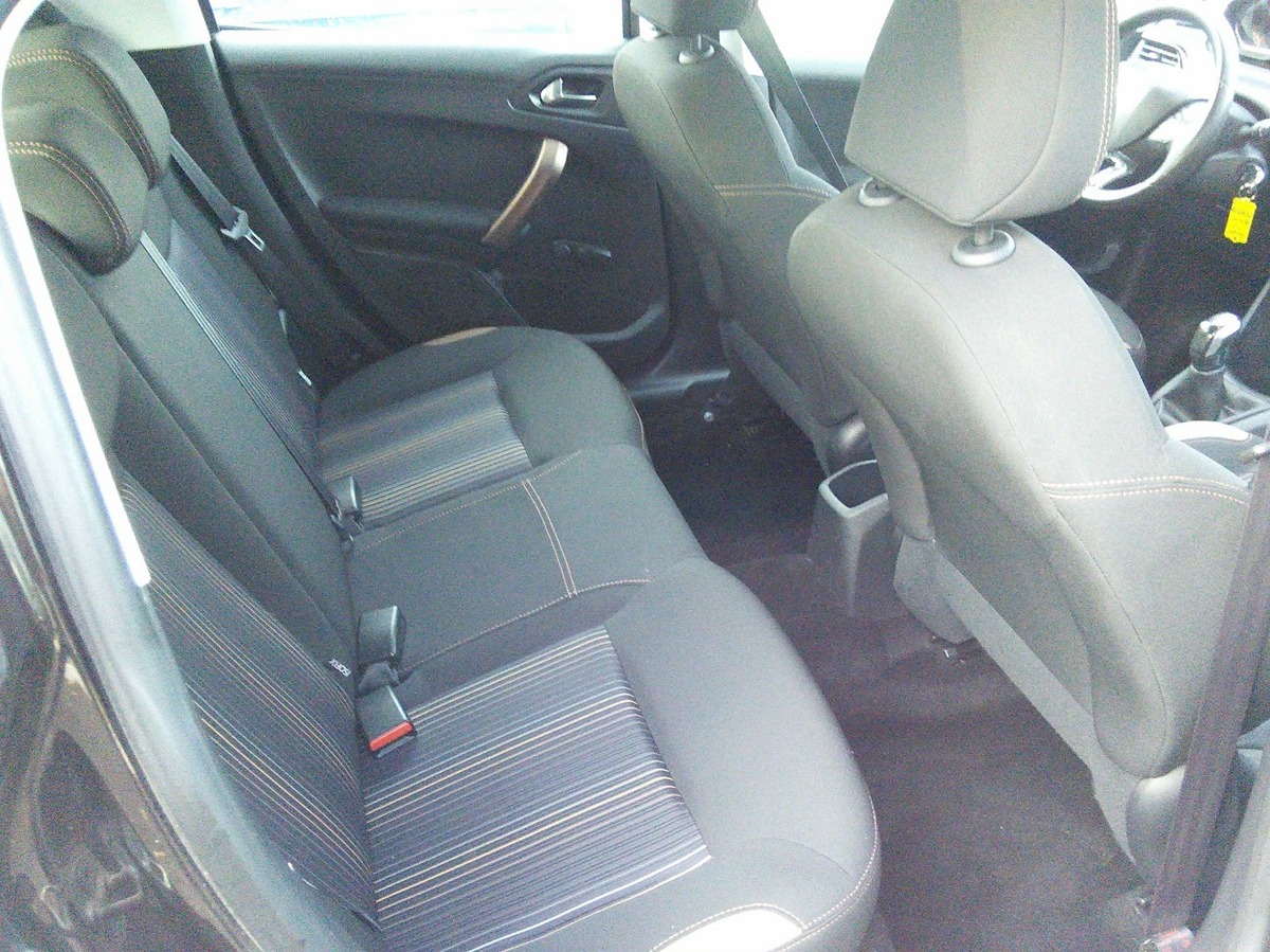 Audi Q3 2WD Série 1  2.0 TDI  DPF 140  CLIM -  1ERE MAIN - Distribution et embrayage fait