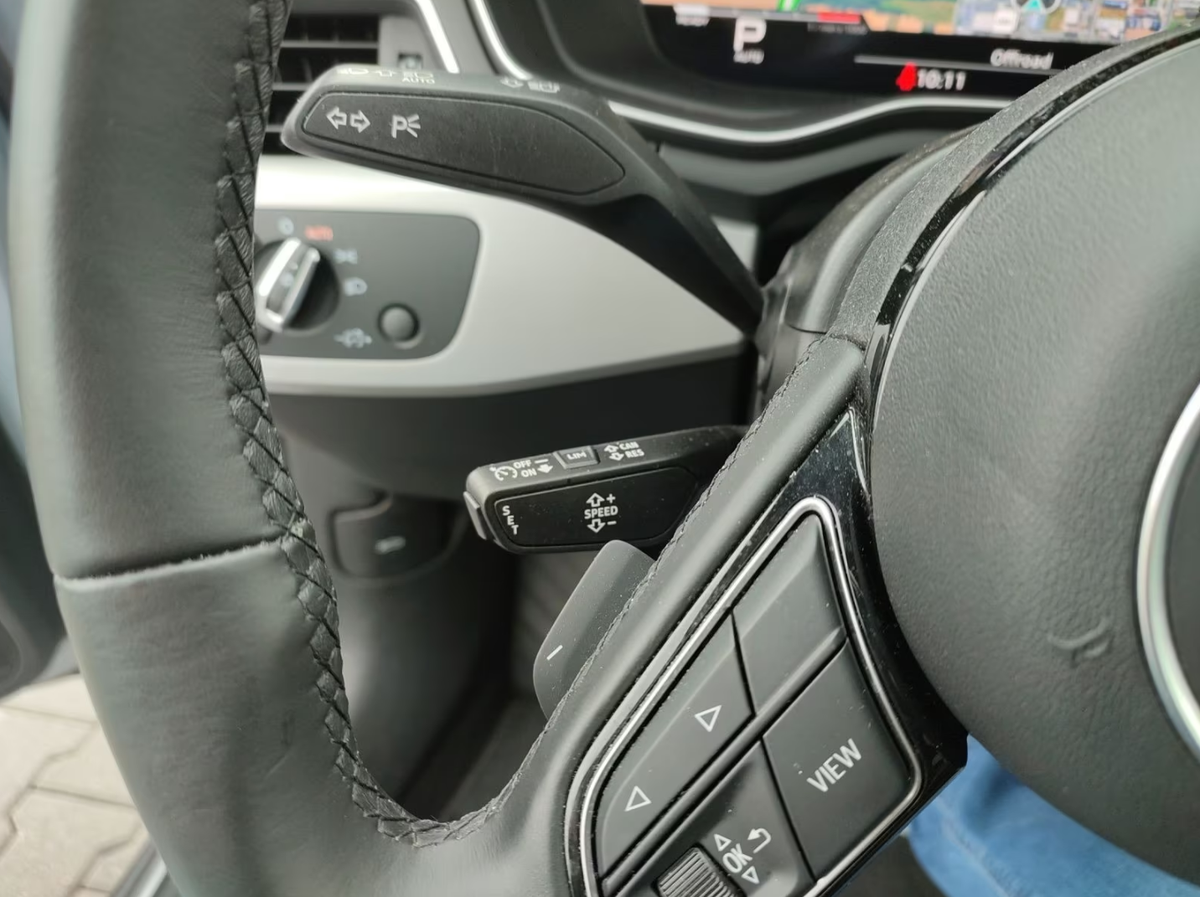 Audi A4 Allroad 40 TDI 204ch Design quattro S tronic 7/Argent Fleuret/Matrix/Caméra/Cuir