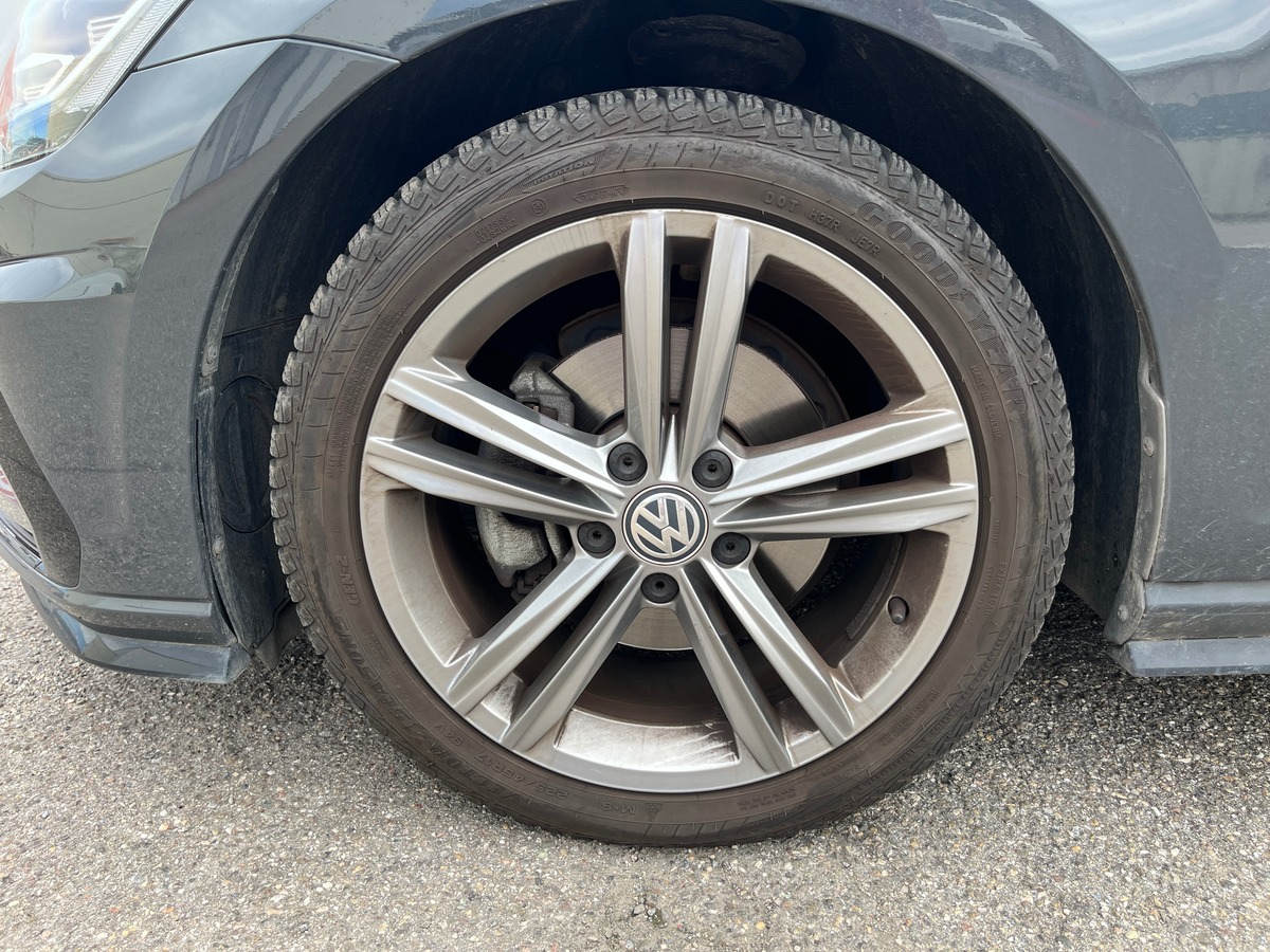 Volkswagen Golf VII 1.5 TSI 150ch DSG7 R-LINE, SUIVI COMPLET VOLKSWAGEN, SIEGES CHAUFFANT