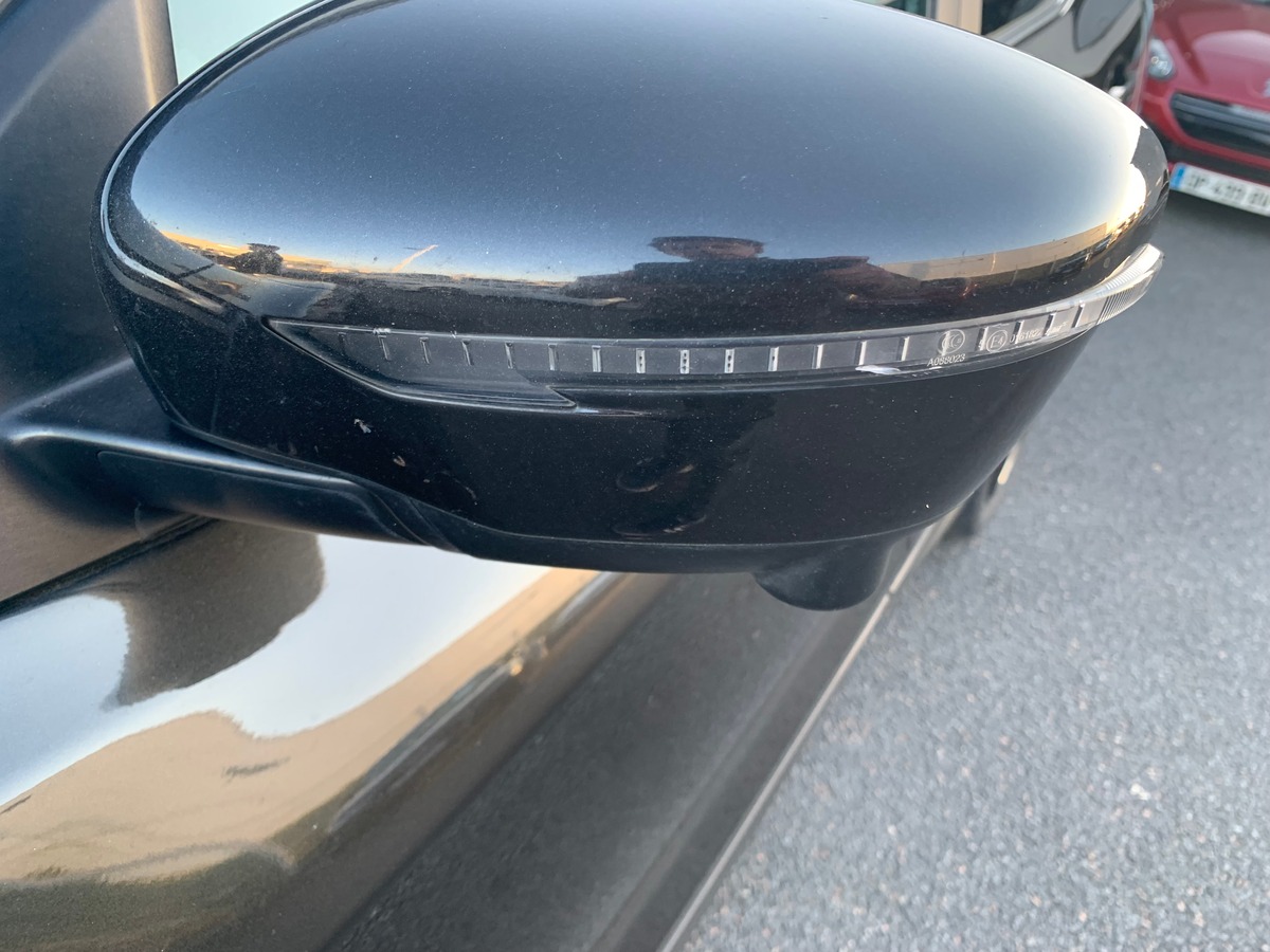 Nissan Qashqai 130 ch | Black edition | Caméra vue panoramique 360° | Toit panoramique | Jantes Alu