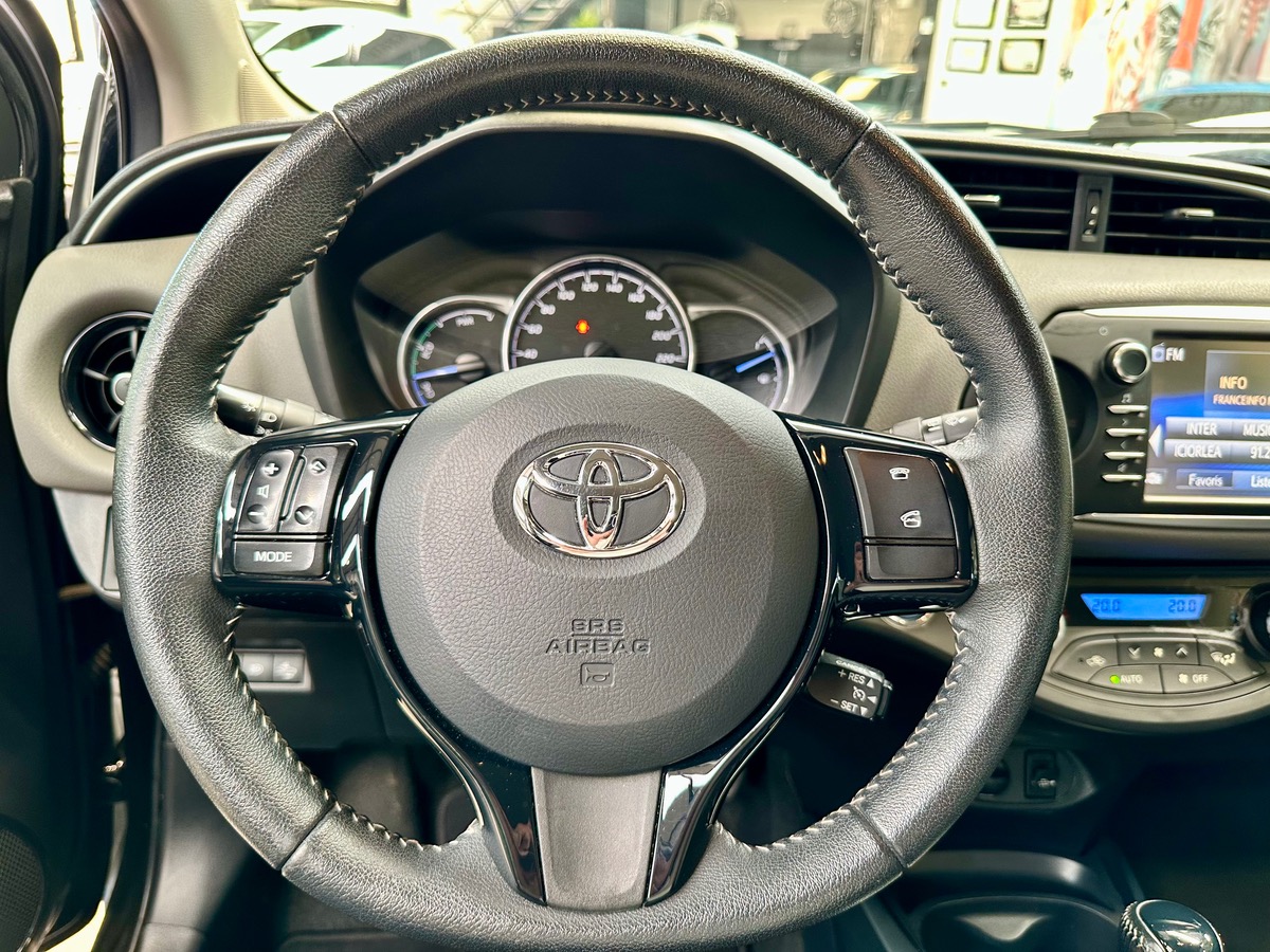 Toyota Yaris III (2) Hybrid 100H Dynamic 5P BVA a