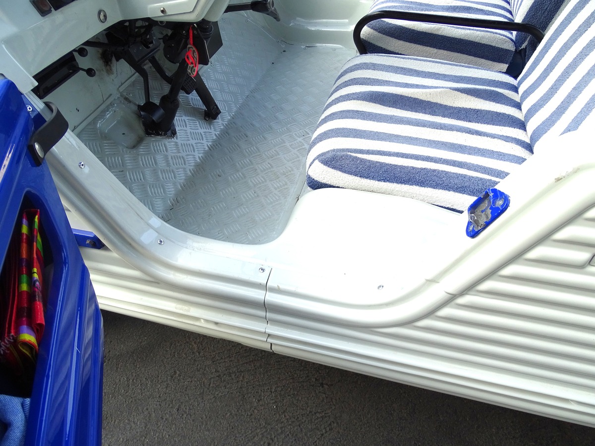 Citroën Méhari 4x2 1973 / Banquette arrière / 4 places / Baches complètes / Toit Bikini