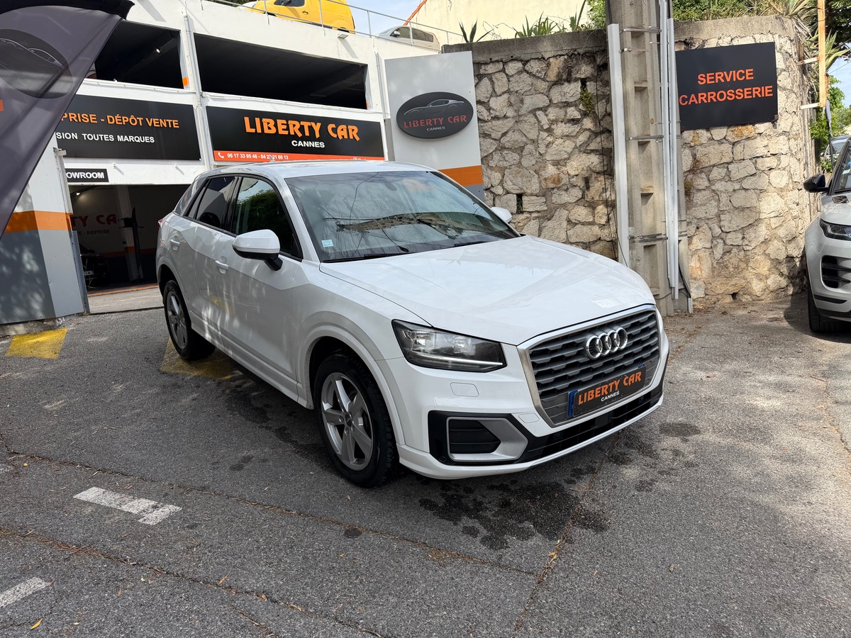 Audi Q2 TFSI 116 CV /  CarPlay / GPS / Boite Auto / Jantes / Sport Design
