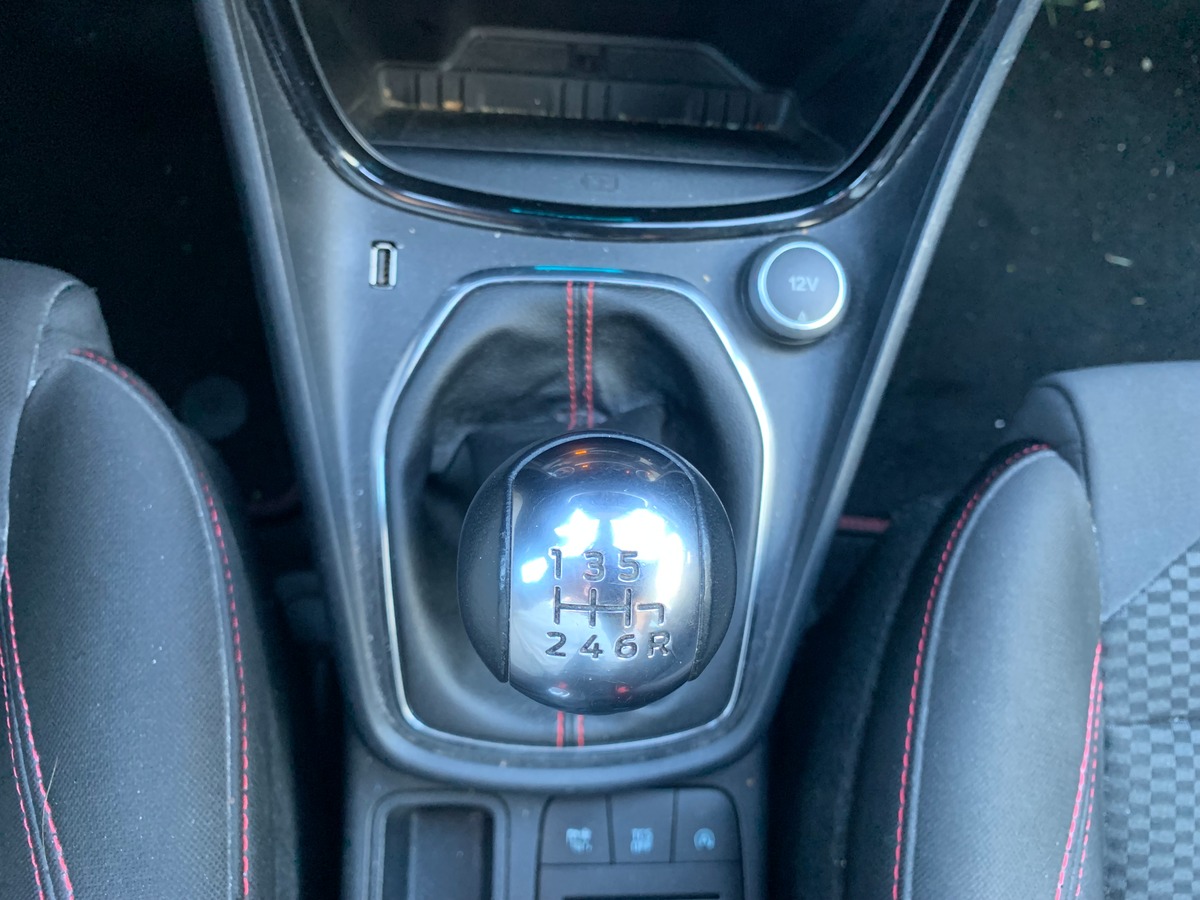 Ford Puma 125 | St-Line | 1iére MAIN | Attelage | Flexifuel équipé d'origine | Android Auto | Radar