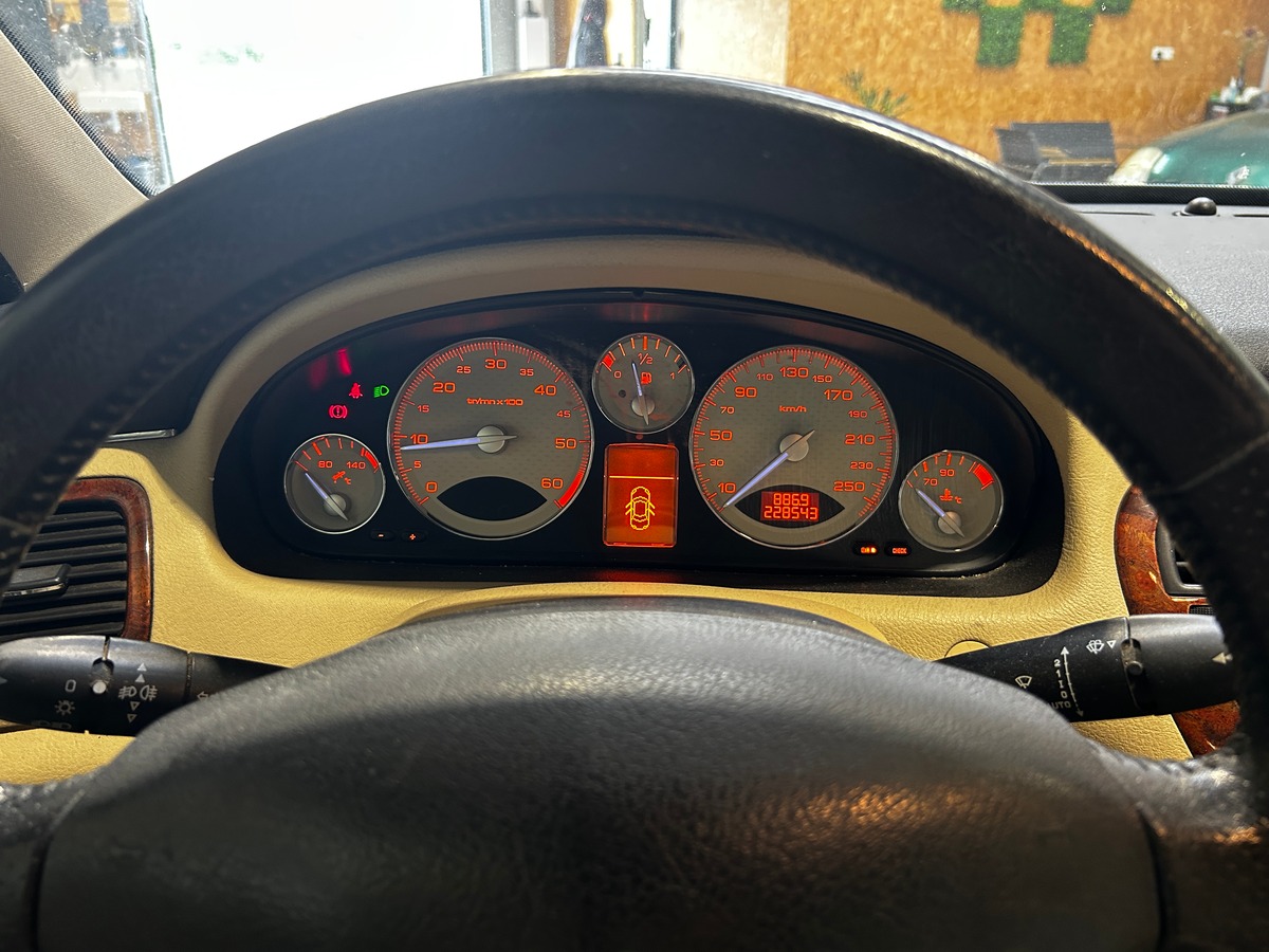 Peugeot 607 Phase 2 2.0 HDi 16V FAP 136cv / Pack JBL