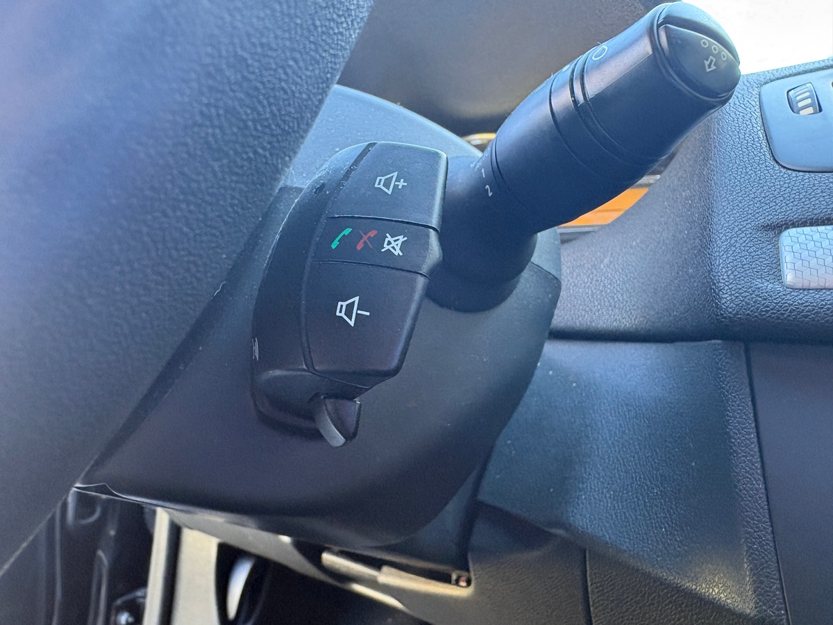 RENAULT Megane III - 1.9DCI 130CH - CARMINAT TOMTOM