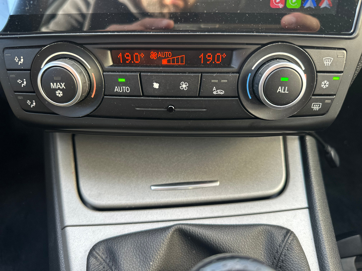 Bmw Série 1 LCI 118d 2.0 d 143 cv CLIMATISATION AUTO - CAMERA DE RECUL - CARPLAY