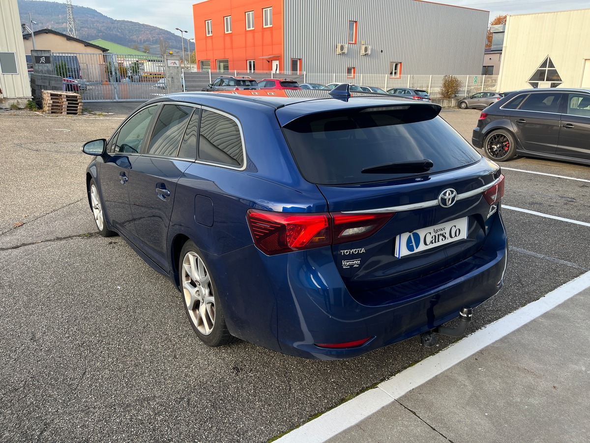 Toyota Avensis SW 2.0 D-4D 143ch, EXECUTIVE, ATTELAGE, RADAR, SIEGES CHAUFFANT, TOIT PANORAMIQUE