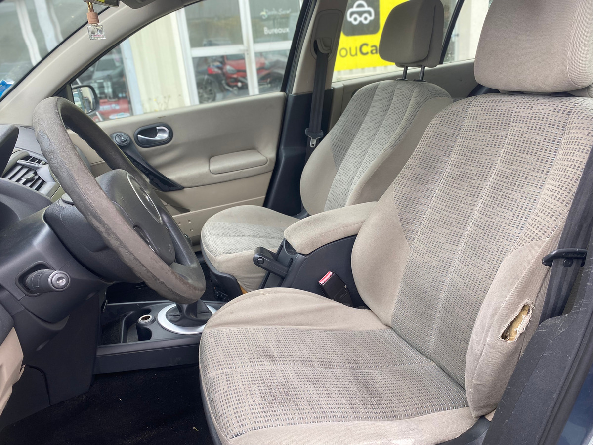 RENAULT Megane 1.6 i 16V 110 cv - CLIMATISATION - REGULATEUR DE VITESSE - RIEN A PREVOIR