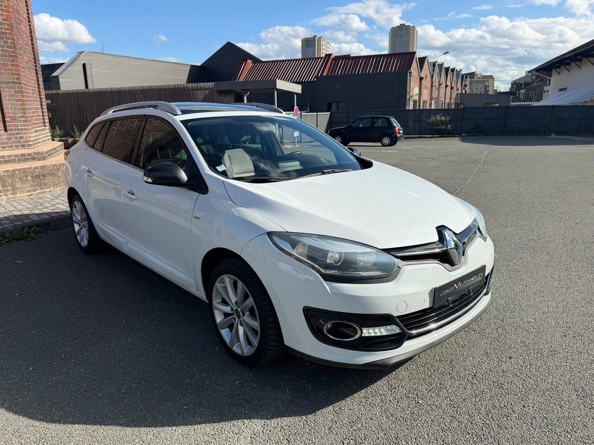 RENAULT Megane III Estate 1.5 dCi BOSE Edition-Crochet d'attelage - Distribution neuve- Garantie