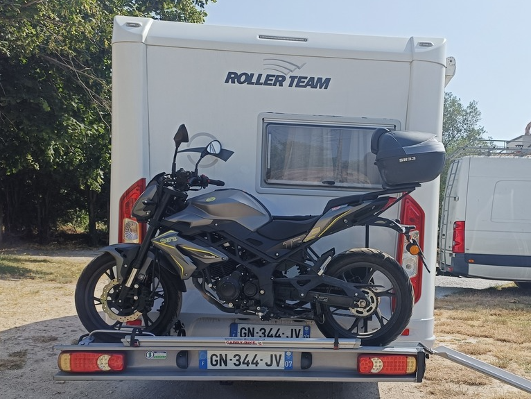 ROLLER TEAM GRANDUCA 255P FIAT DUCATO 2.3 JTD 130 CV + MOTO 125CC BENELLI