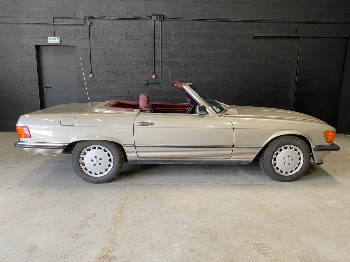 Mercedes-Benz Classe SL 560 v8 cabriolet w 107