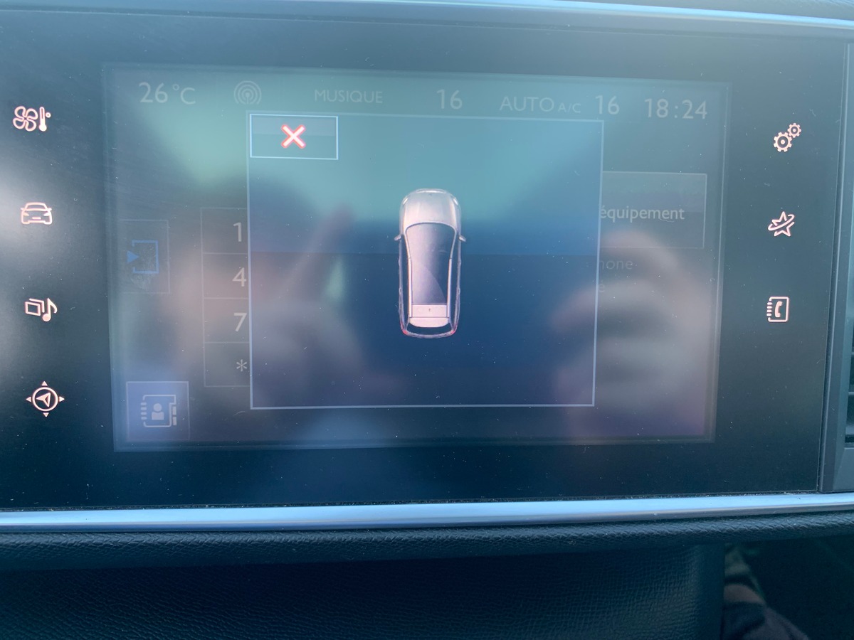 Peugeot 308 115 chevaux | Toit panoramique | Régulateur de vitesse | GPS | Attelage