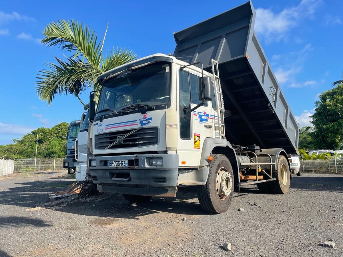 Volvo Benne VOLVO FL-6E BENNE 73100KM SPORT AUTO